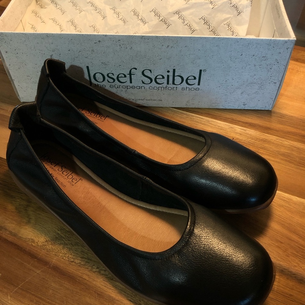 Josef Seibel Black Leather Flats